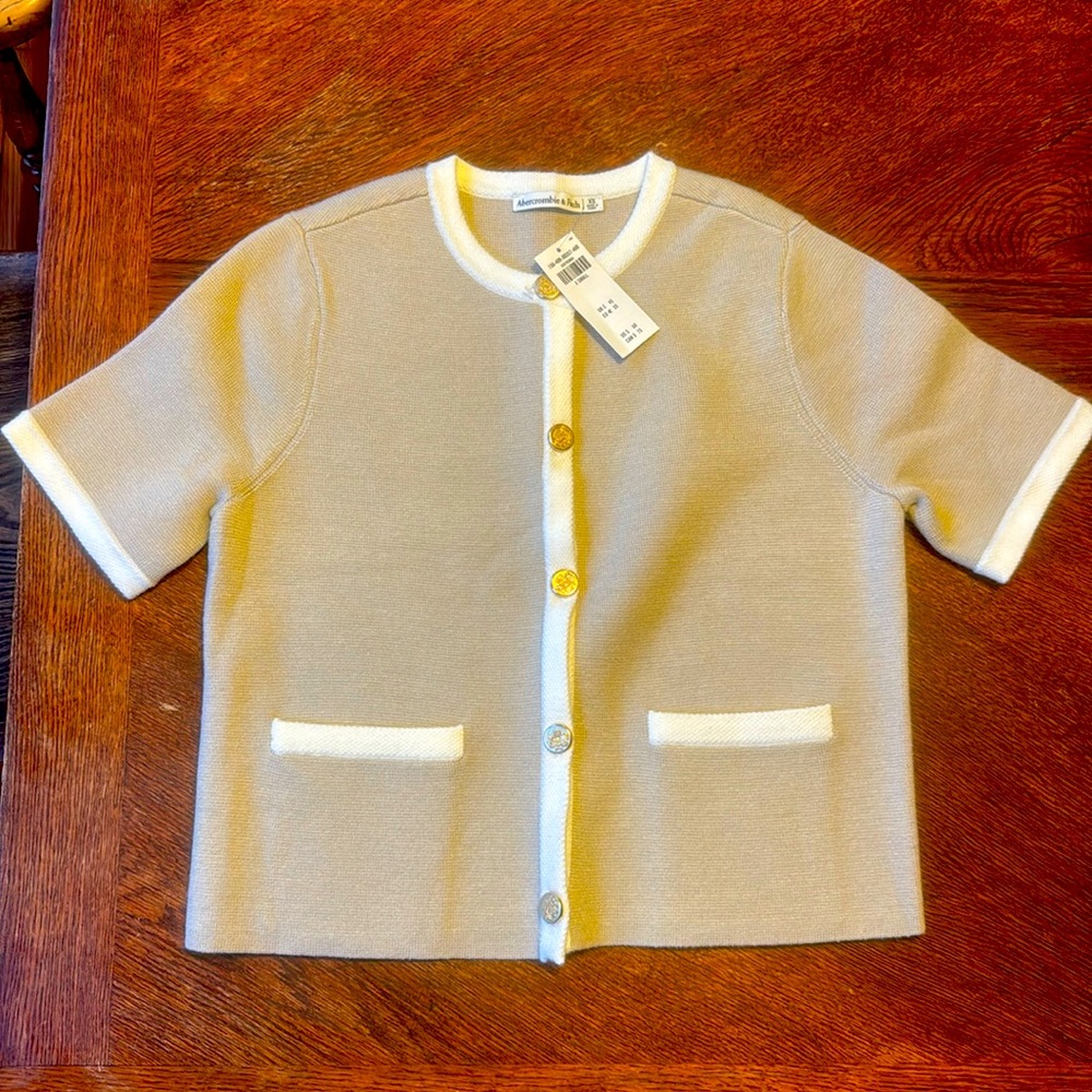 New with tags Abercrombie & Fitch short sleeve sweater size XS